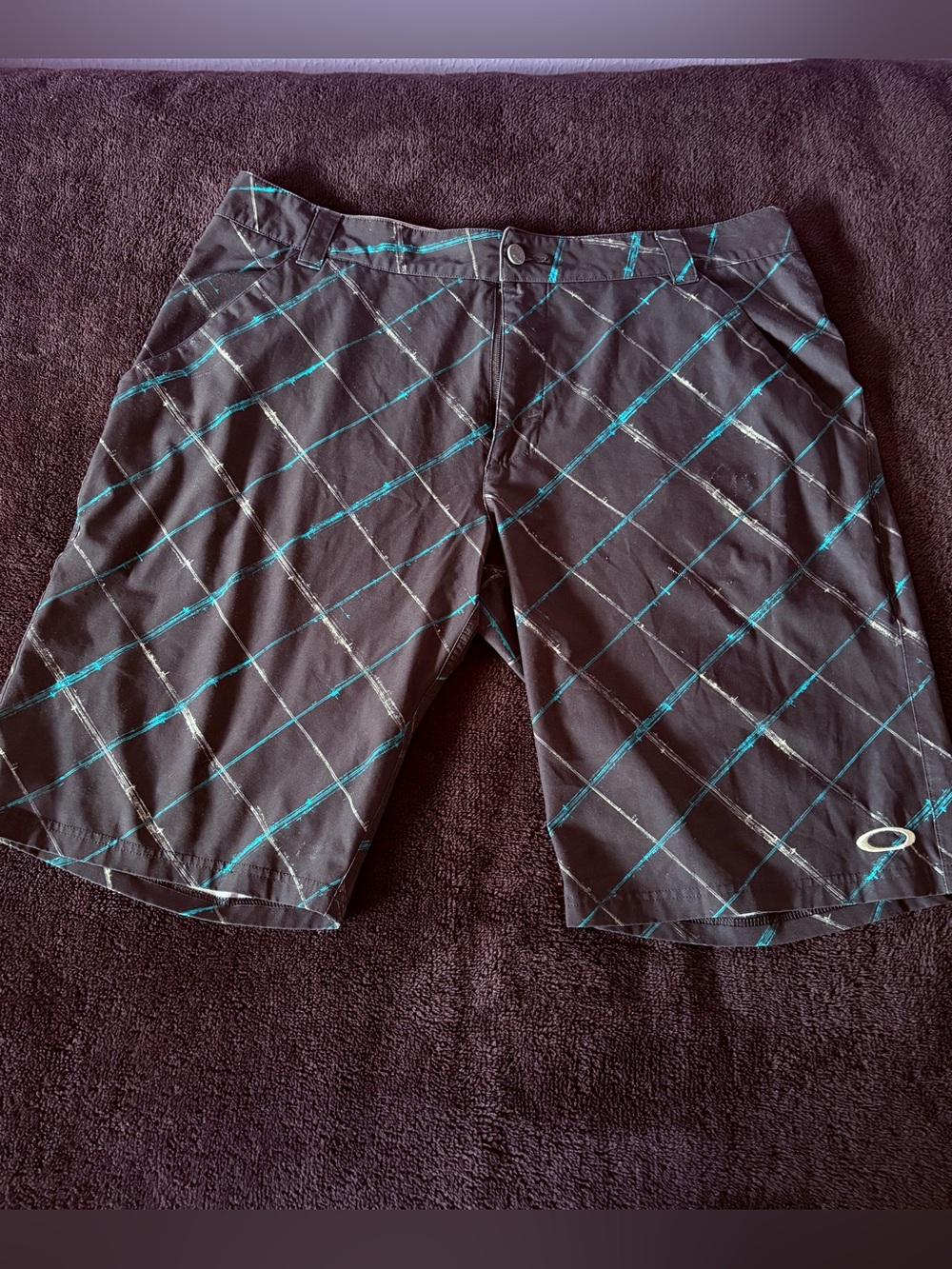 Oakley vintage Y2K diagonal grid Stretch Tech black board shorts 36W 11" inseam